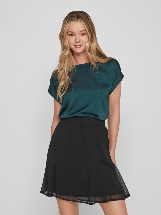 model_shot-front