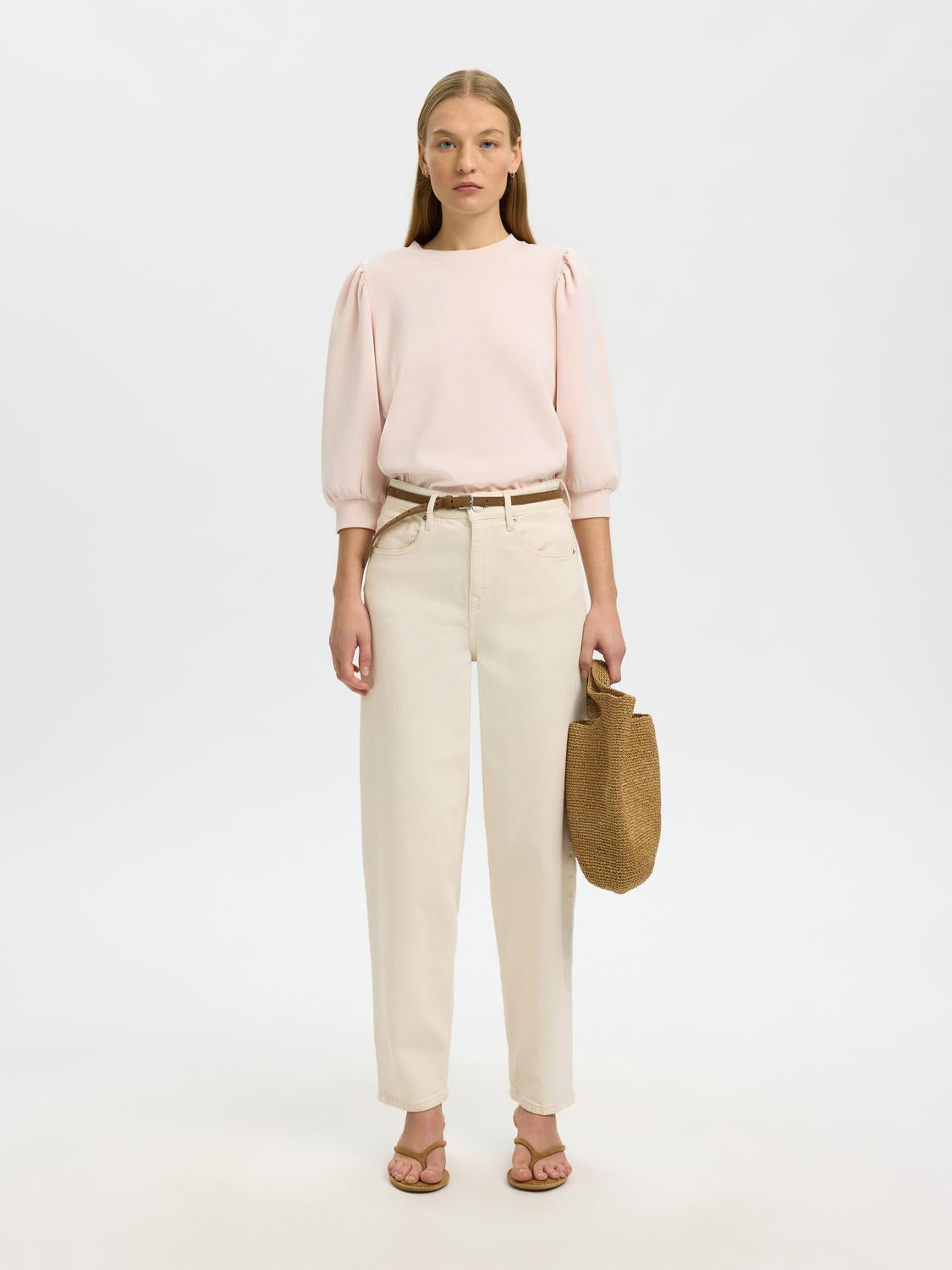 model_shot-front_full