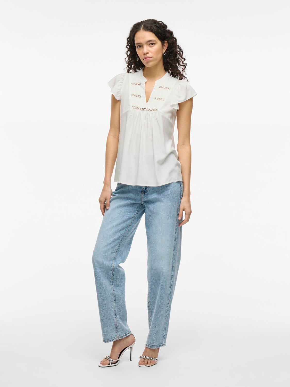 model_shot-front_full