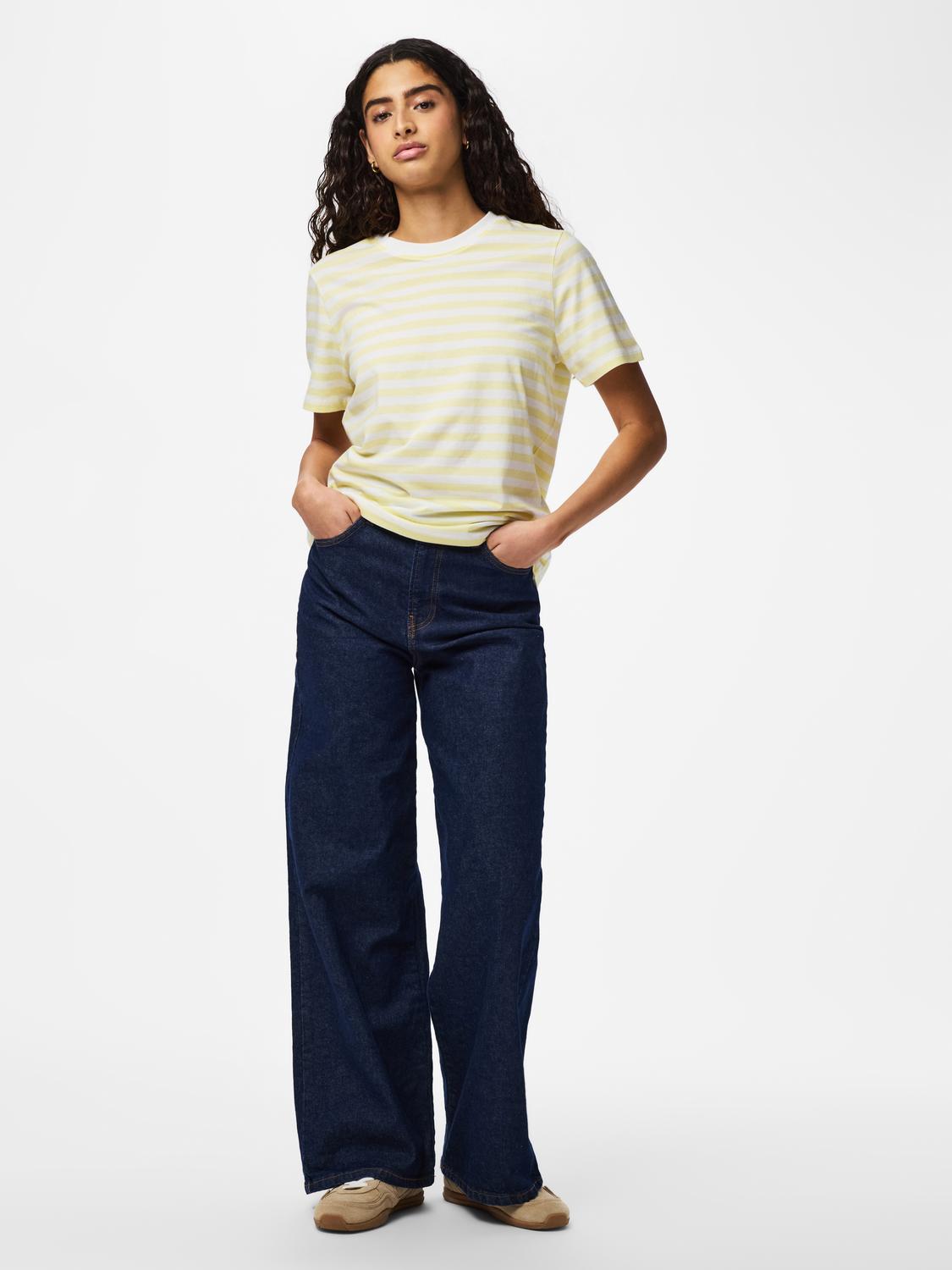 model_shot-front_full