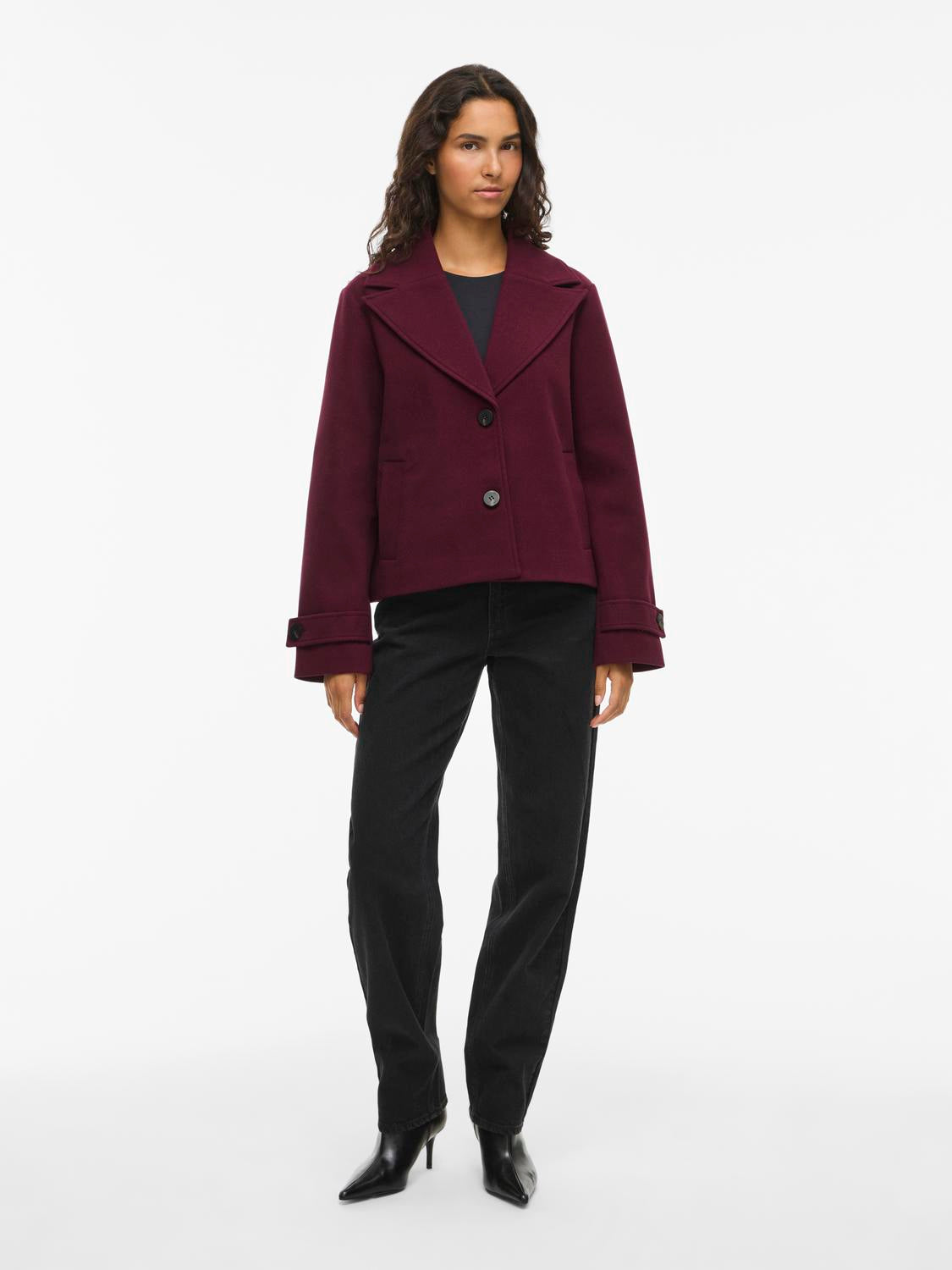 model_shot-front_full