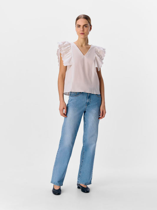 model_shot-front_full